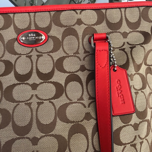NWT Coach Shoulder Bag - Picture 2 of 8